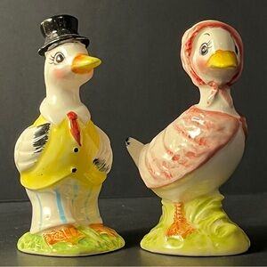 Cute Vintage White and Pink Bird Salt and Pepper Shakers